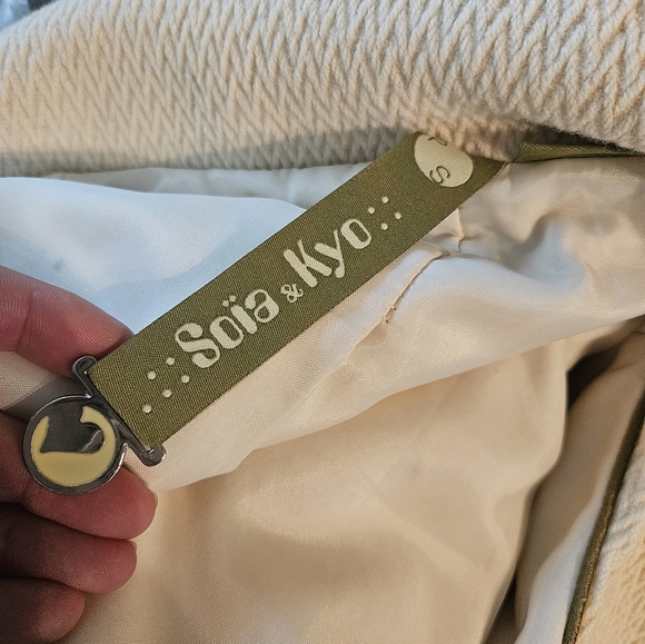 Soia & Kyo cream heavy belted wool coat size small - Picture 11 of 12